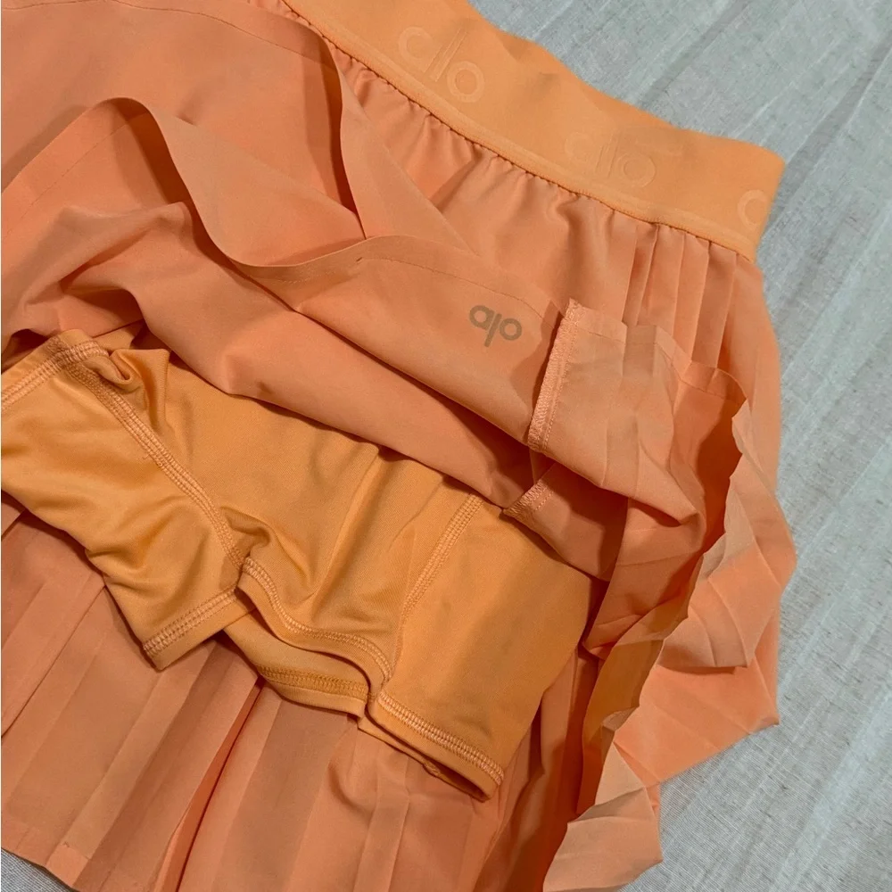 ALO Yoga Vibrant Orange Activewear
